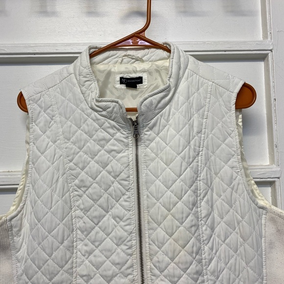 New Directions Women’s Puffer Quilted Vest. Size XL - Picture 3 of 9